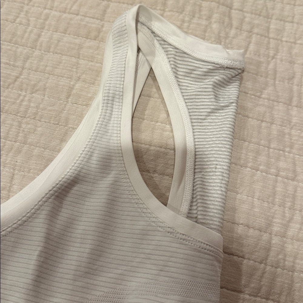 Lululemon Swiftly Tech Racerback Tank - Picture 4 of 5